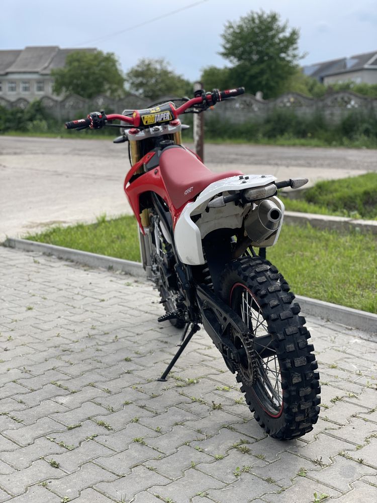 Продам мотоцикл ендуро 250