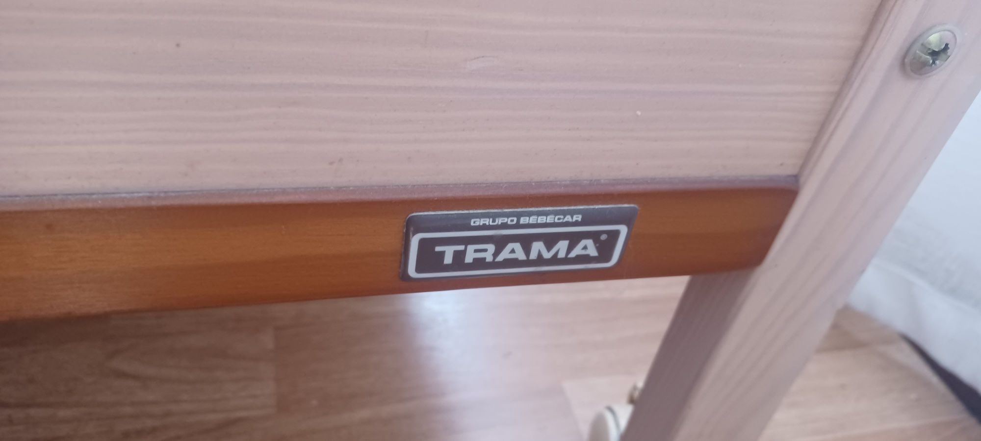 Cama com colchão trama