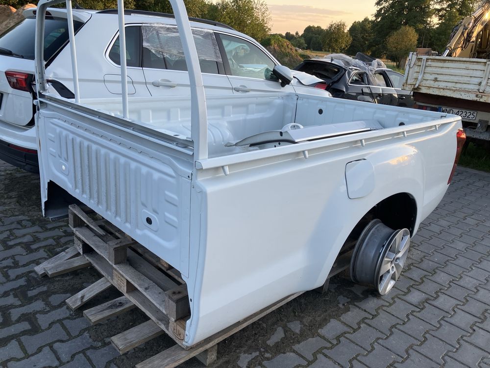 Paka Isuzu D-MAX Nowa Lampy Burta Przyczepka