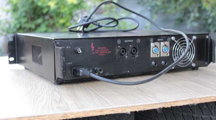 Підсилювач VISTA 2*600