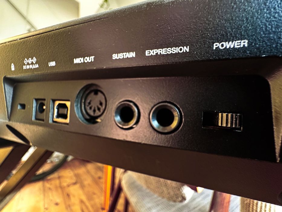 M-Audio Keystation 88 MK3 + Suporte + 2 Pedais