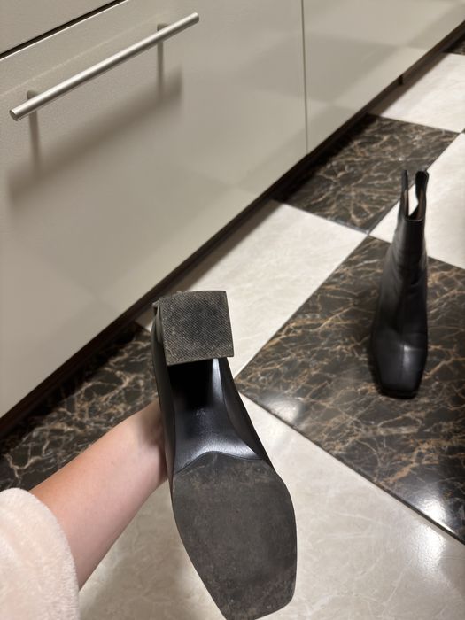 Чобітки на каблуку Le Berces осінні