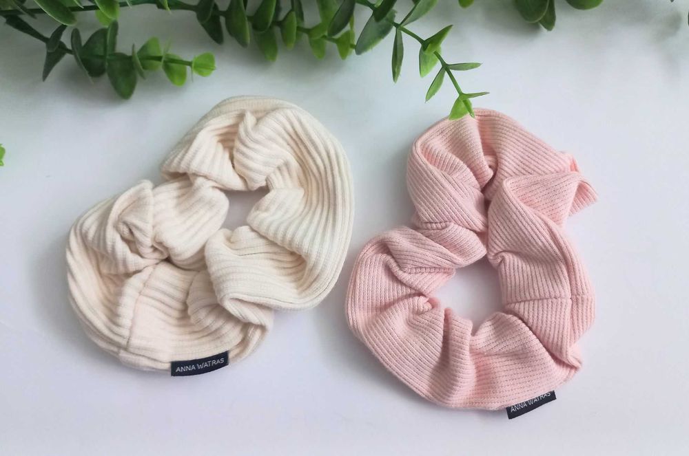 Dwie gumki do włosów scrunchie Anna Watras