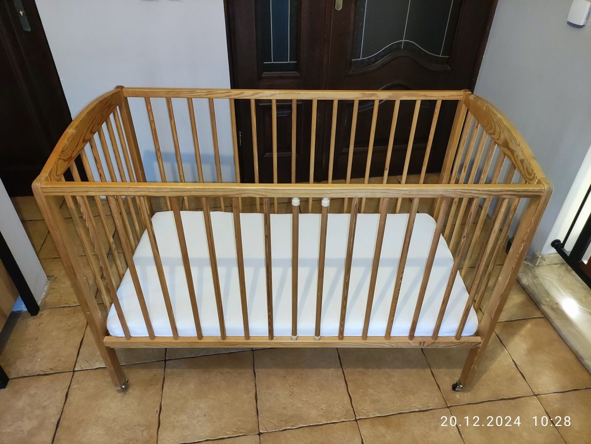 Łóżeczko dziecięce 120 cm na 60 cm