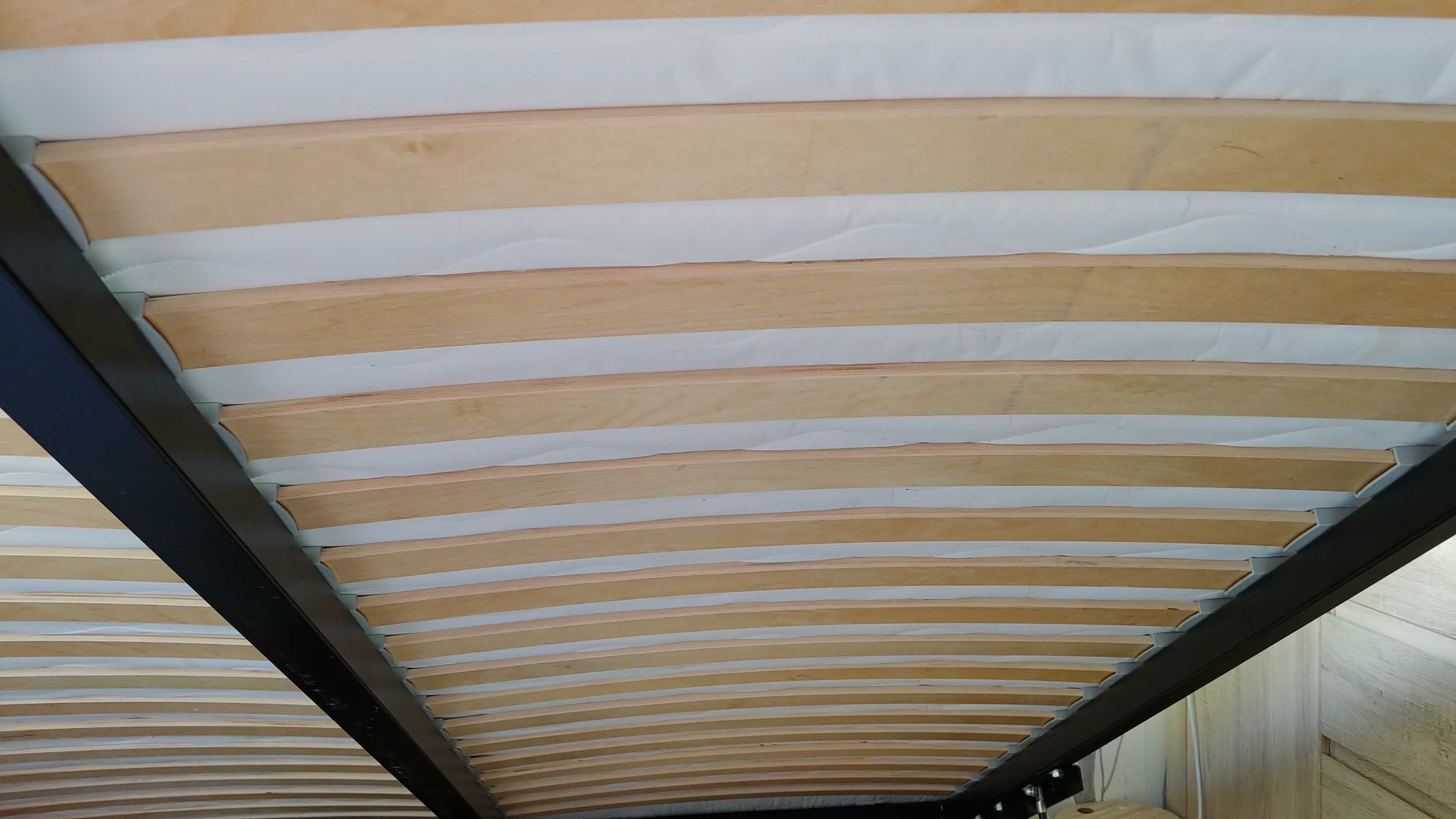 Łóżko 150x200 panelowe wezgłowie, metalowa konstrukcja, duży pojemnik