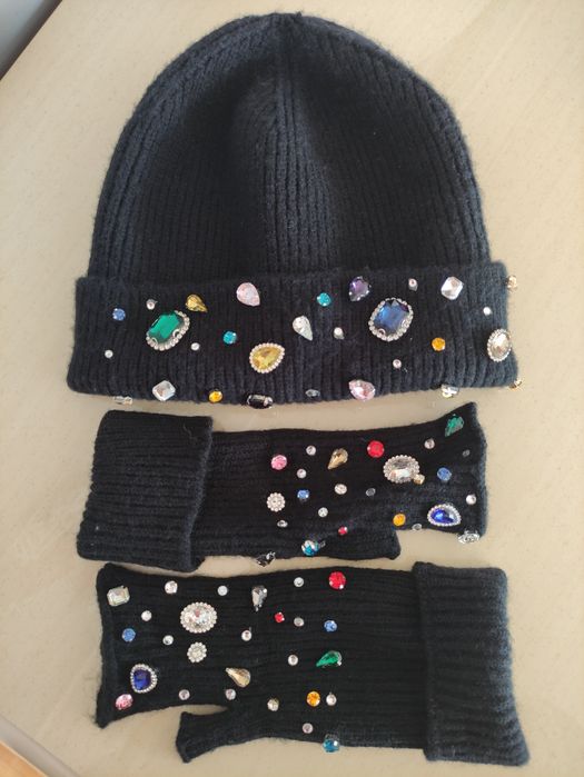 Czapka rękawiczki z kamieniami włoskie