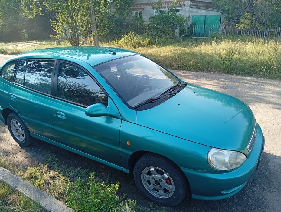 Продам економне авто Kia Rio 1.3 бензин 2000 року