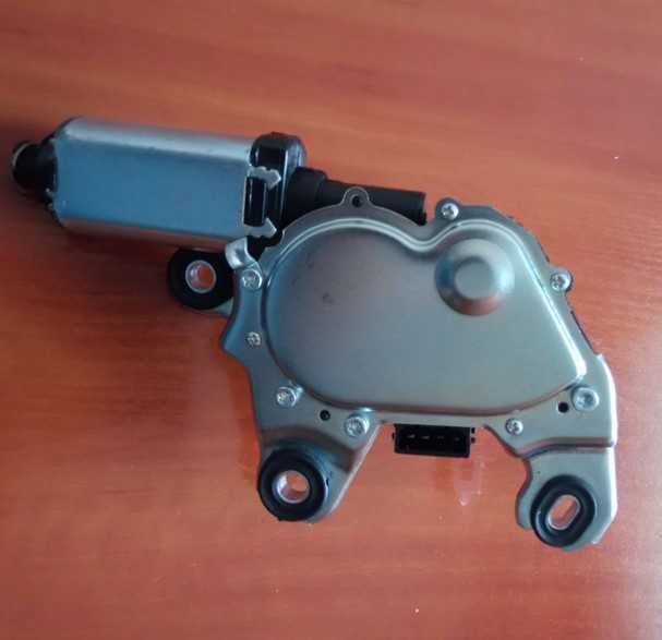 Мотор стеклоочистителя задний skoda octavia, 1z9955711 Б/У