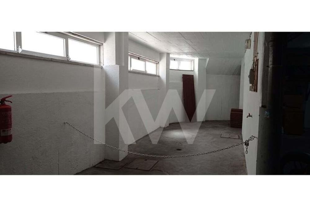 Garagem na Brandoa, Encosta do Sol - Amadora