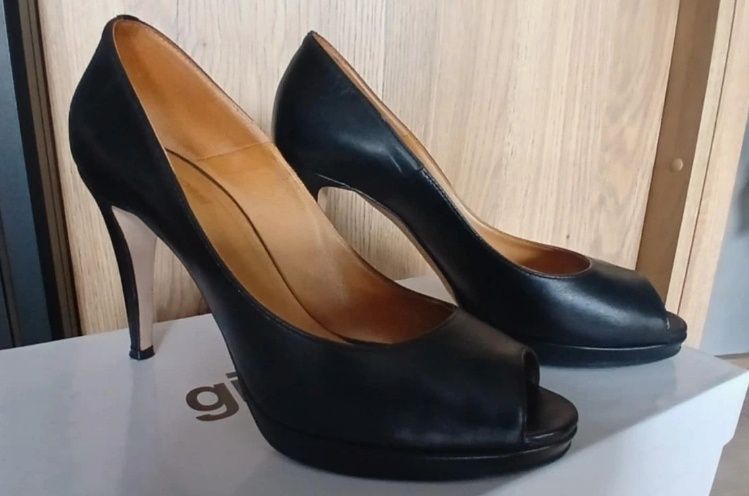 Buty damskie GinoRossi roz.37