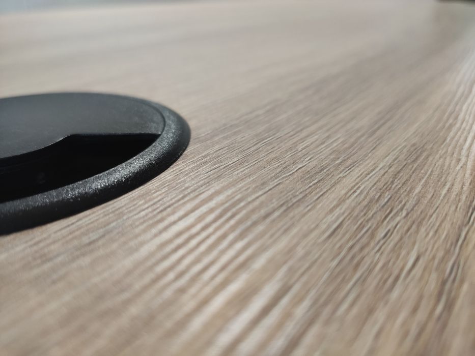 Wuteh Blat biurowy 160x80 kanały dąb amber laminat 2mm obrzeże