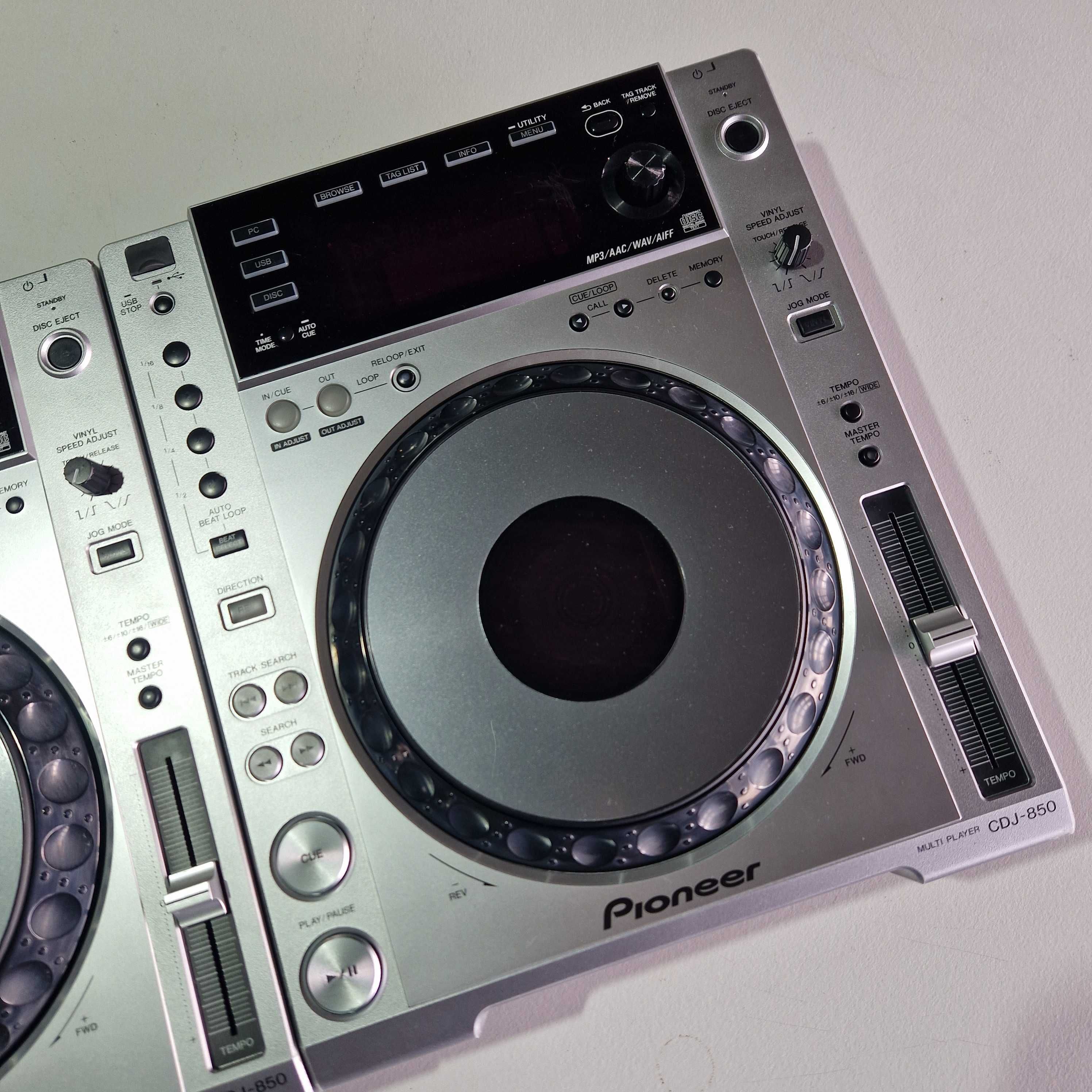 2 x Pioneer CDJ 850