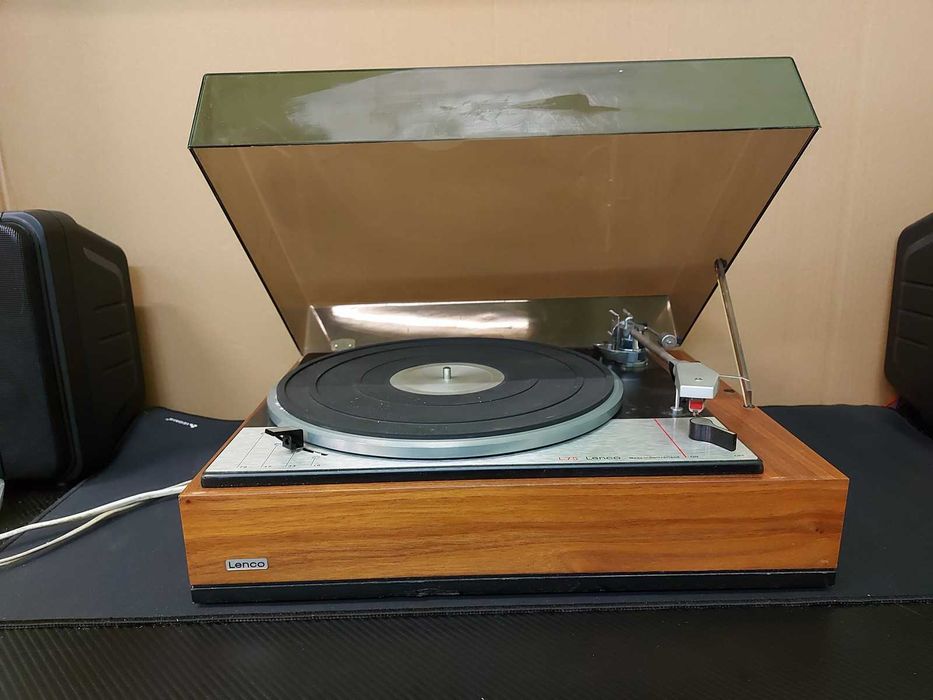 Gramofon Lenco L75