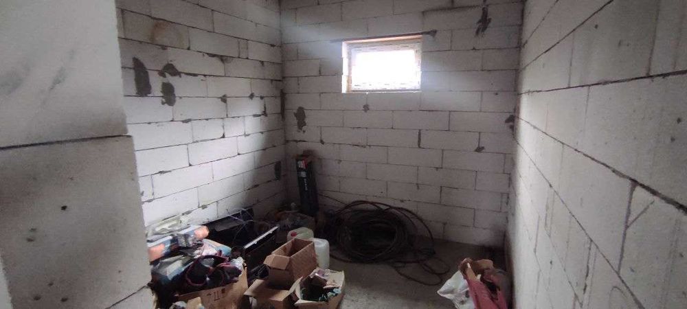 Коттедж з бомбоупорним дахом в Любимовке (Гуровщина) – 15 км от Киева!