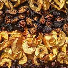 Сушені яблука,сливки  власні