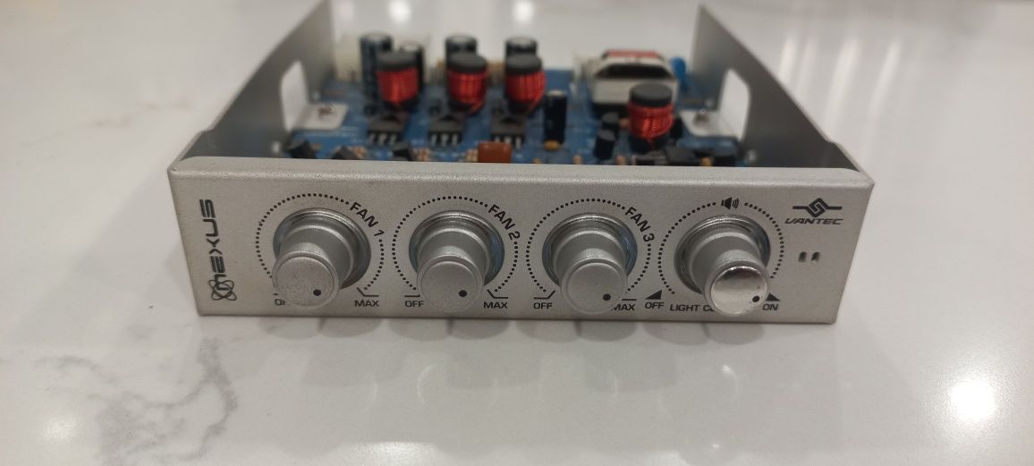 Controlador de ventoinhas e leds
