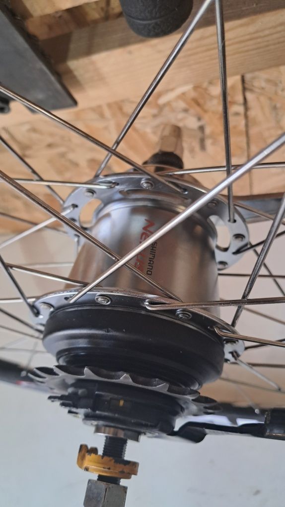 Колесо 28" на втулці Shimano nexus 7.