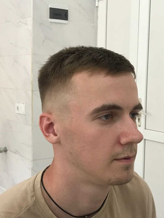 Барбер на виїзд | Стрижка не виходячи з дому