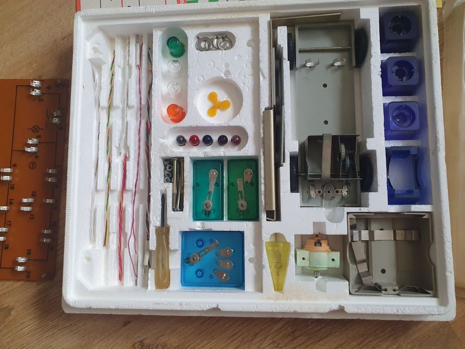 Игра СССР конструктор СССР электроконструктор Юный электрик -М