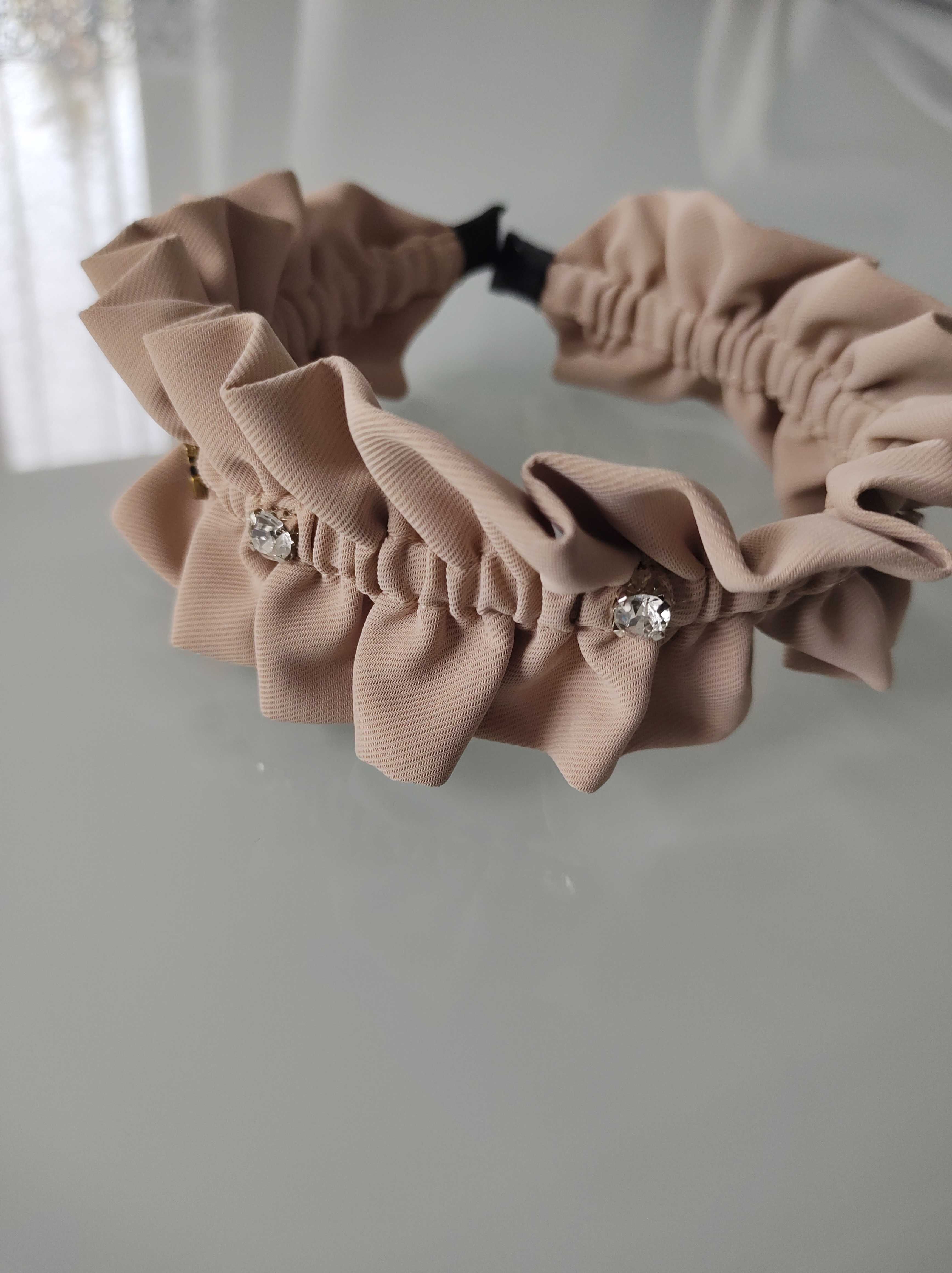 Modna opaska do włosów Dior