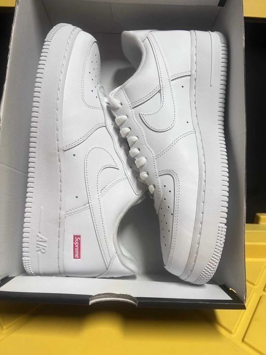 Buty meskie Nike Air Force 1 Low Supreme White R.37.5
