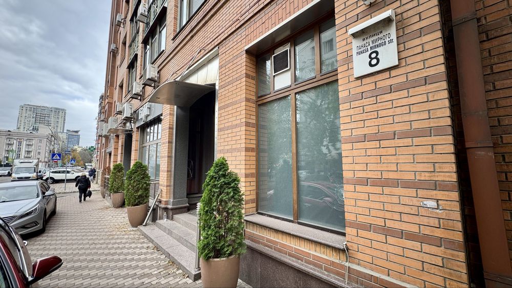 Комерційне приміщення Фасад | Печерськ вул. Панаса Мирного 8 Ресторан