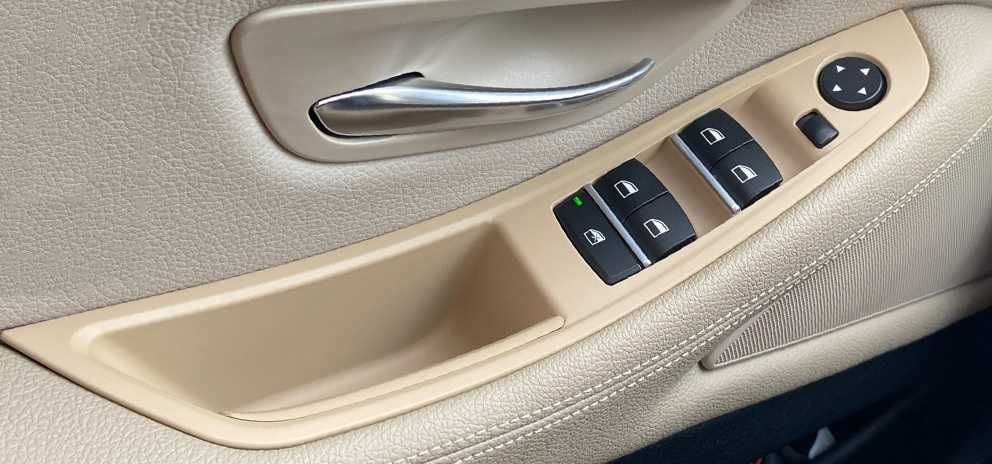 Puxador Moldura Pega interna da Porta Bmw F10 e F11 Novos