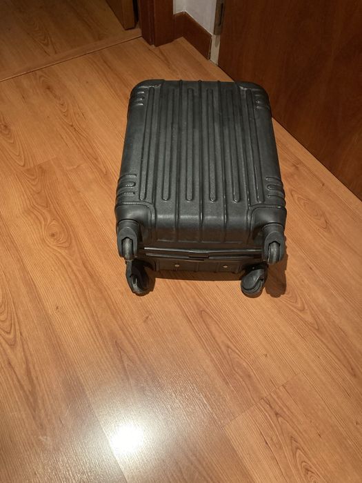 Mala rigida 4 rodas ( medidas low cost)