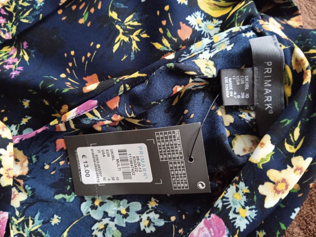 Bluzka elegancka  nowa w kwiaty Primark