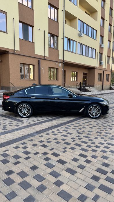BMW 530e G30 2018 • HUD • Soft Close • Камера 360° • Без ДТП