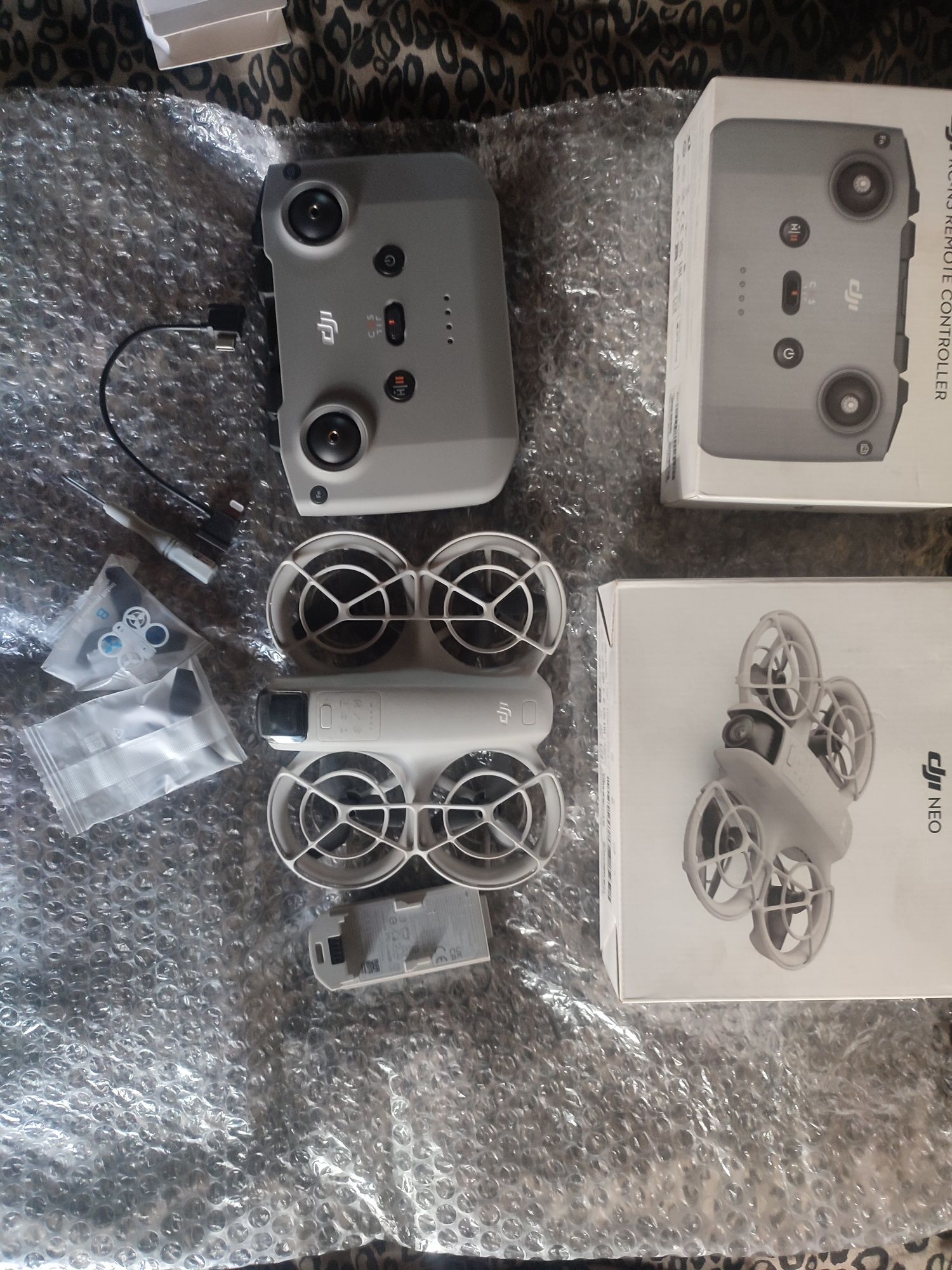 Продам квадрокоптер DJI NEO