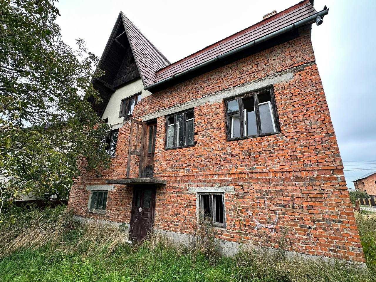Продається будинок з ділянкою у смт.Меденичі