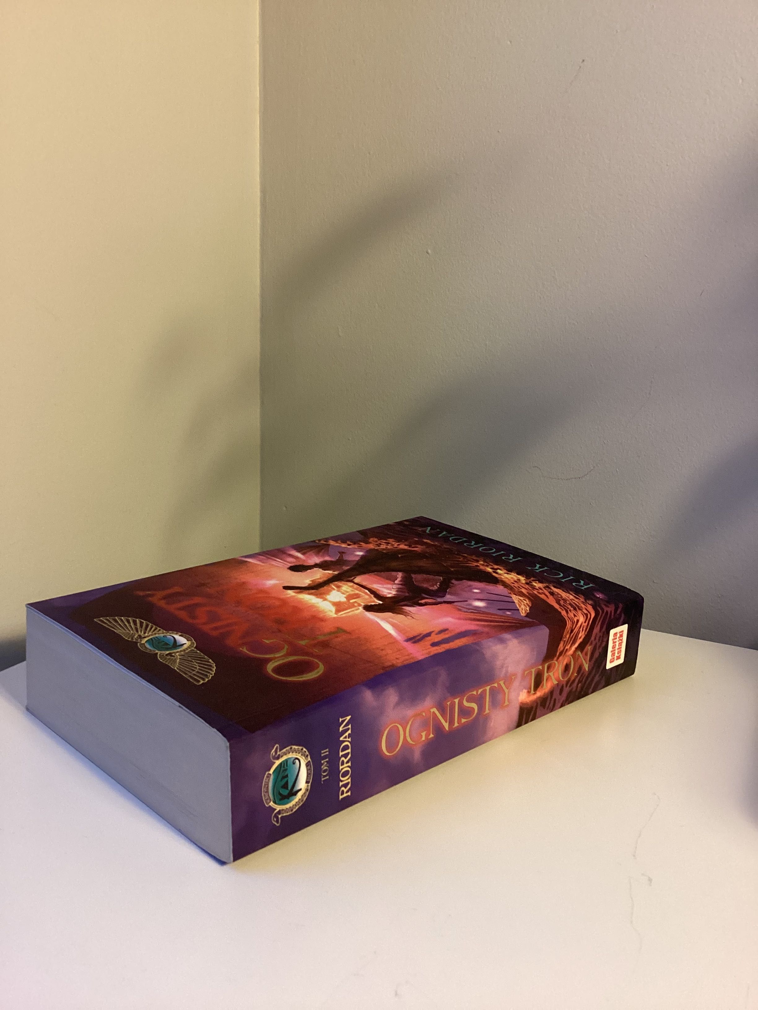 „Ognisty tron- kroniki rodu Kane” Rick Riordan