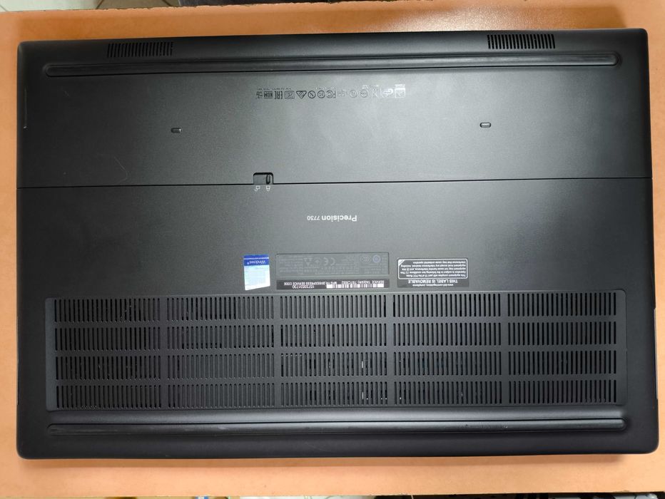 Мощный 17-ти дюймовый Dell Precision 7730 16/1256Gb i5-8300H