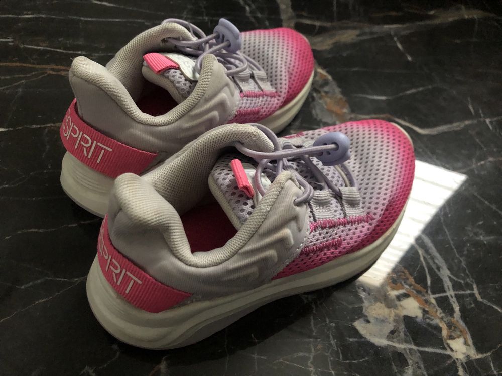 Buty sportowe Esprit i Nike