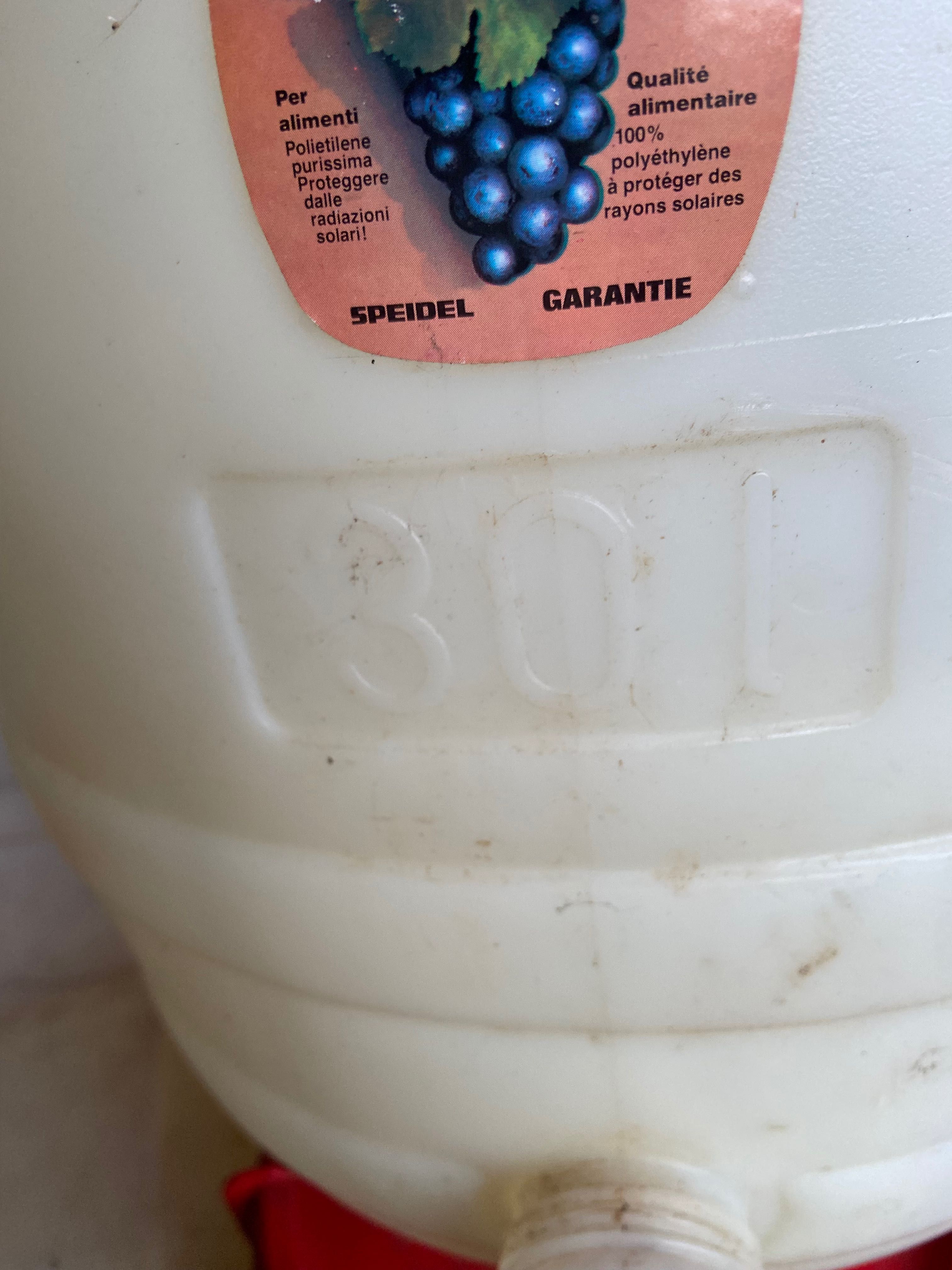Lote de bidões usados