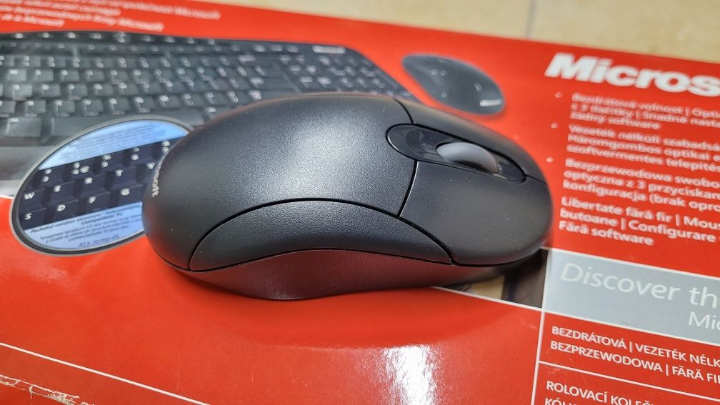 Microsoft Wireless Optical Desktop 700 v2.0