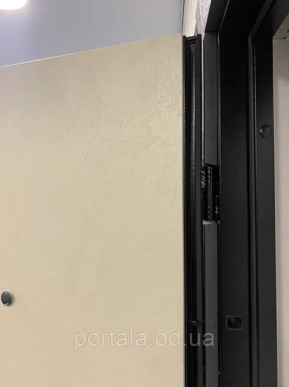Входная дверь "Портала" (серия Модерн) ― модель Ромбус