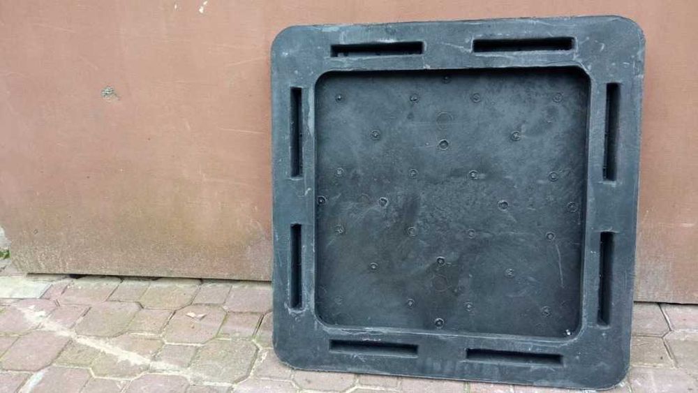 Właz do szamba lub studni