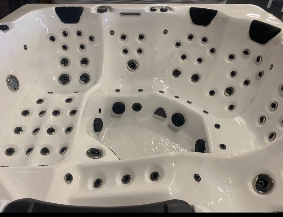Jacuzzi Premium SVENSKA PRO Floden – Luksus w Promocji Zima 2026