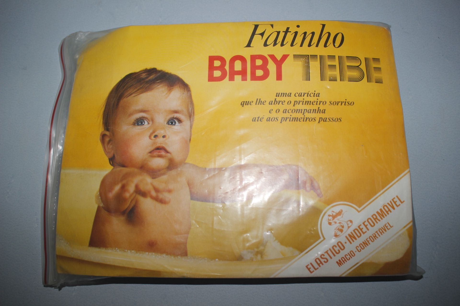 Vintage Babygrow, marca Tebe, 12M, Fabricado Portugal, Novo