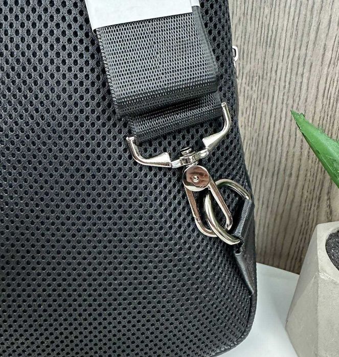 Чоловіча шкіряна мужская кожаная бананка чорна нова барсетка кожа 777