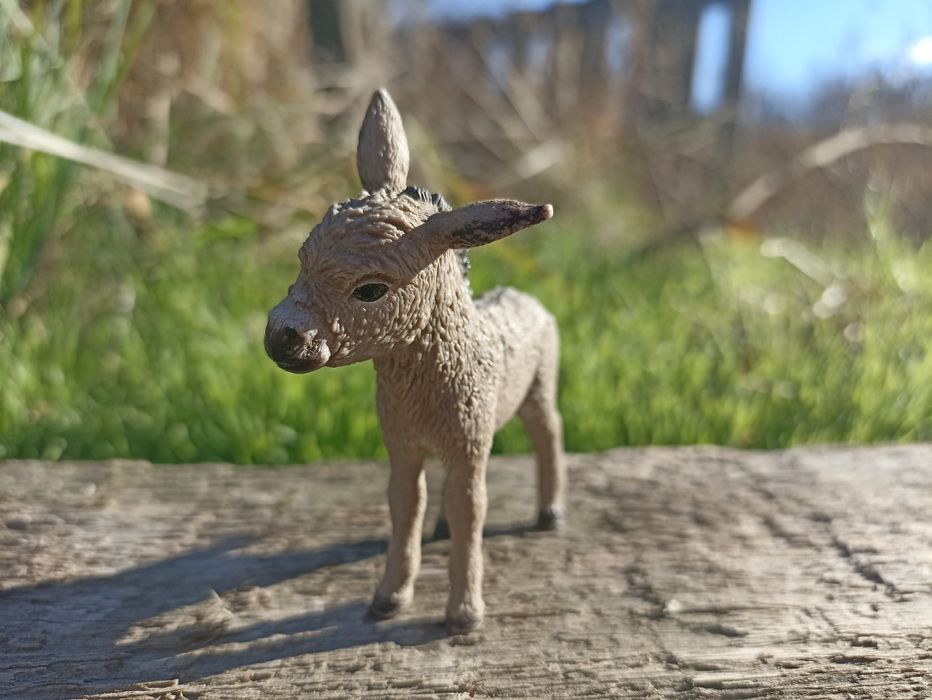 Продам фигурку ослика