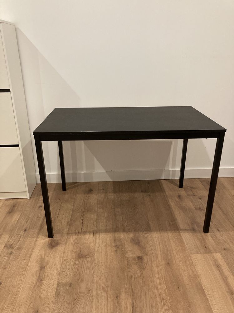 Mesa preta 67 x 110 cm