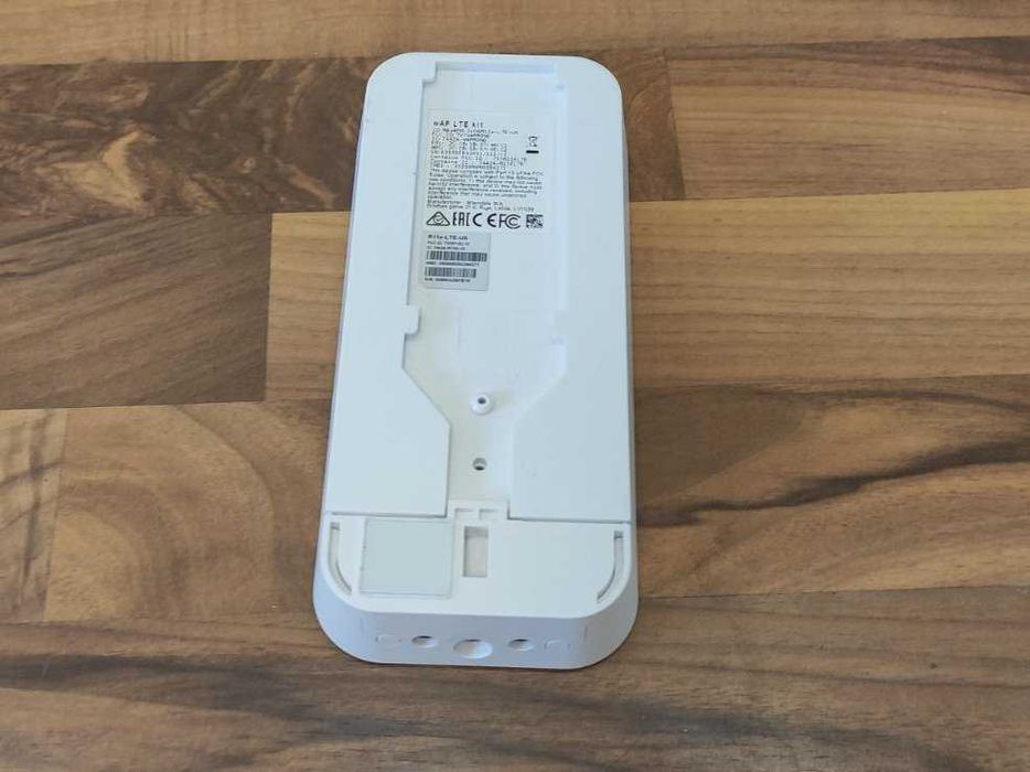 Мощная 5Ghz+2.4Ghz Wi-Fi точка Mikrotik WapR