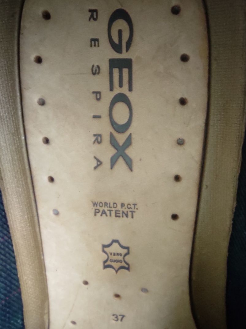 Кросівки  "Geox" 37 розмір.