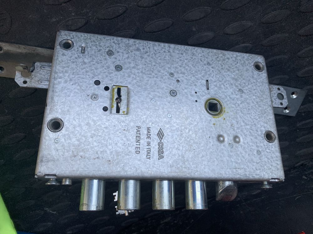 Дверні замки Motura,Cisa,Mul-T-lock