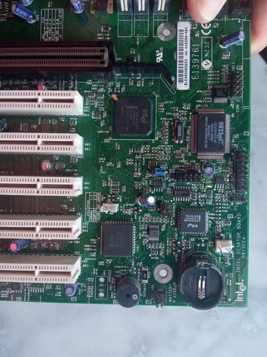 Материнская плата Gigabyte GA-7VT600-L DDR ATX и D815EEA2 / D815EPEA2