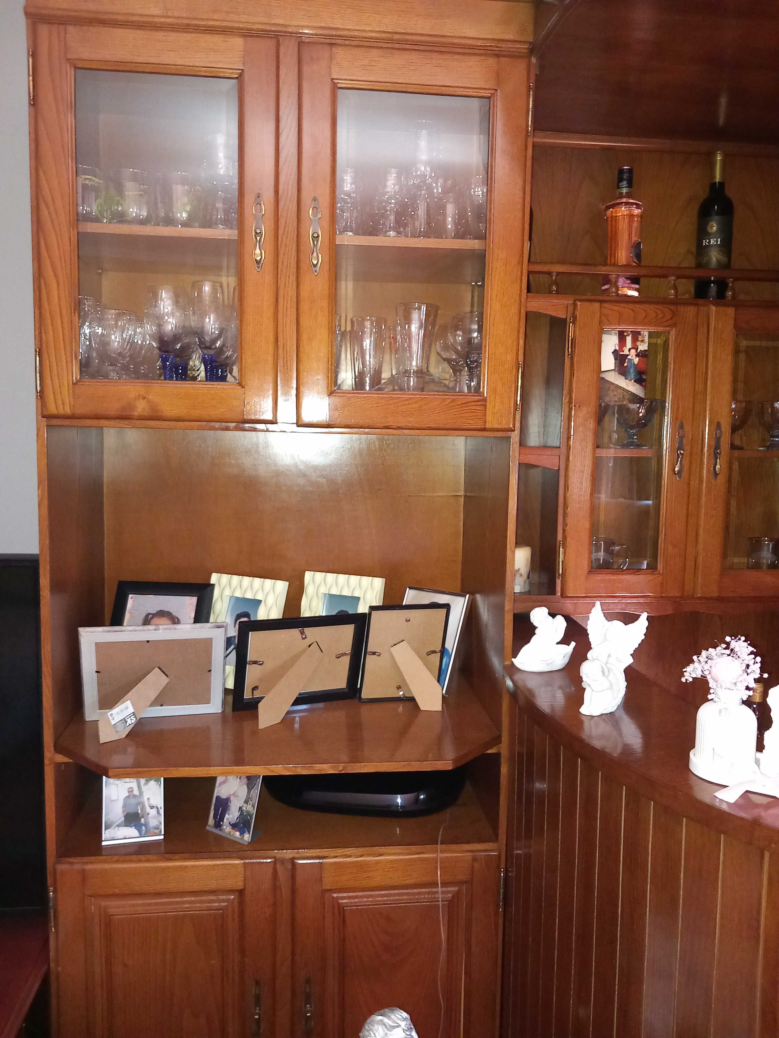 Bar todo em madeira
