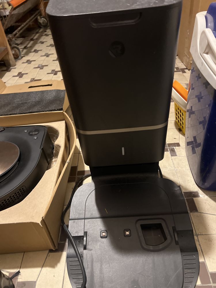 Roomba s9 dwie sztuki i stacja ladujaca - uszkodzone